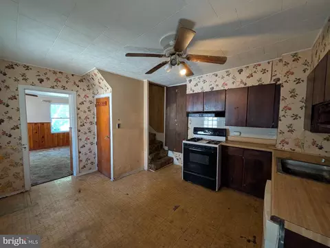 Entry Way - 6090 Falls Rd, Baltimore, MD 21209 photo 1 of 5