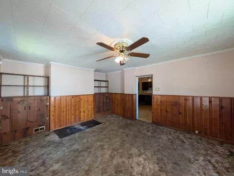 Living - 6090 Falls Rd, Baltimore, MD 21209 photo 2 of 4