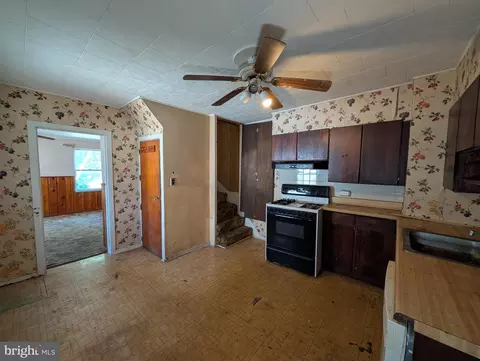 Entry Way - 6090 Falls Rd, Baltimore, MD 21209 photo 5 of 5