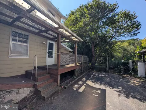 Exterior - 6090 Falls Rd, Baltimore, MD 21209 photo 2 of 7