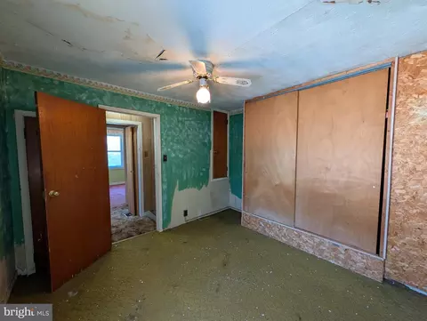 Bedroom - 6090 Falls Rd, Baltimore, MD 21209 photo 8 of 13