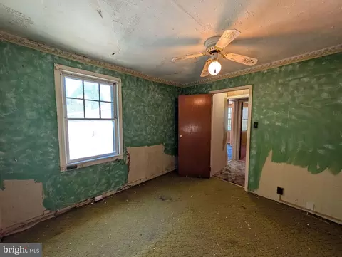 Bedroom - 6090 Falls Rd, Baltimore, MD 21209 photo 7 of 13