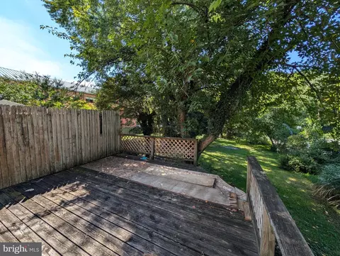 Exterior - 6090 Falls Rd, Baltimore, MD 21209 photo 4 of 7