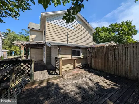 Exterior - 6090 Falls Rd, Baltimore, MD 21209 photo 7 of 7