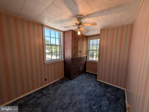 Bedroom - 6090 Falls Rd, Baltimore, MD 21209 photo 4 of 13