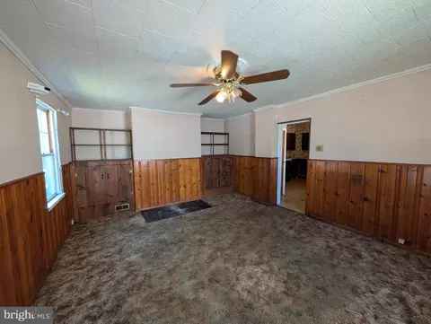 Living - 6090 Falls Rd, Baltimore, MD 21209 photo 4 of 4