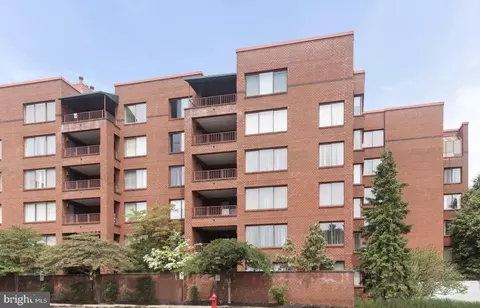1 Gristmill Ct #208, Pikesville, MD 21208