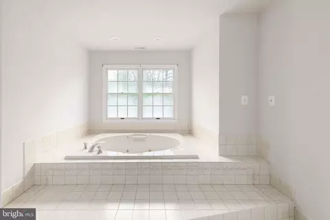 Bath - 14613 Philpot Rd, Phoenix, MD 21131 photo 3 of 5