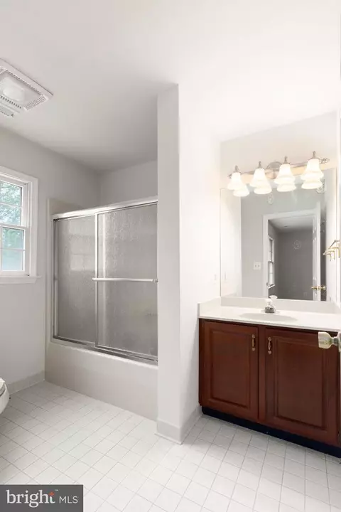 Bath - 14613 Philpot Rd, Phoenix, MD 21131 photo 4 of 5