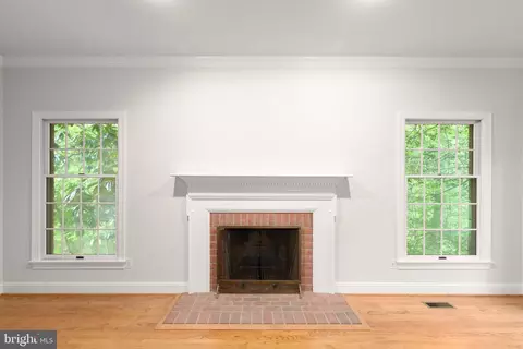 Living - 14613 Philpot Rd, Phoenix, MD 21131 photo 5 of 8
