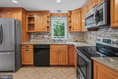 Kitchen - 3914 Millner Rd, Nottingham, MD 21236 photo 2 of 4