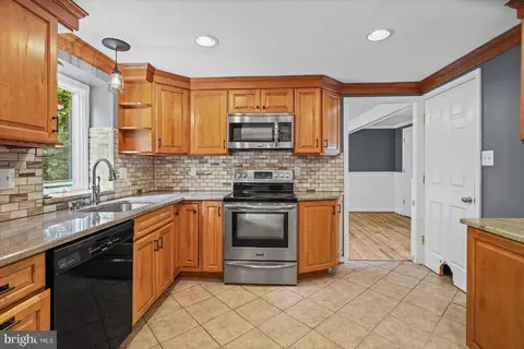Kitchen - 3914 Millner Rd, Nottingham, MD 21236 photo 4 of 4
