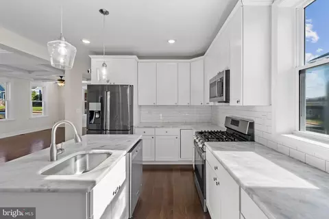 Kitchen - 1265 Stevens Ave, Halethorpe, MD 21227 photo 4 of 4