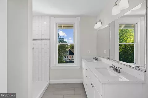 Bath - 1265 Stevens Ave, Halethorpe, MD 21227 photo 3 of 5