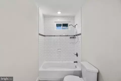 Bath - 1265 Stevens Ave, Halethorpe, MD 21227 photo 2 of 5