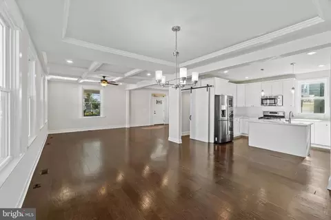 Entry Way - 1265 Stevens Ave, Halethorpe, MD 21227 photo 3 of 10