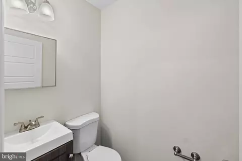 Entry Way - 1265 Stevens Ave, Halethorpe, MD 21227 photo 6 of 10