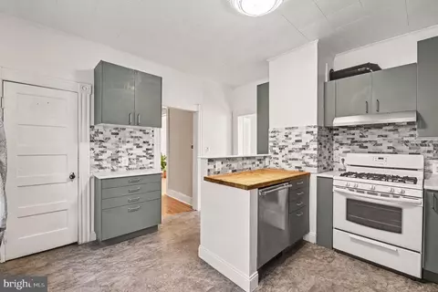 Kitchen - 7 Maple Ave, Baltimore, MD 21206 photo 2 of 3