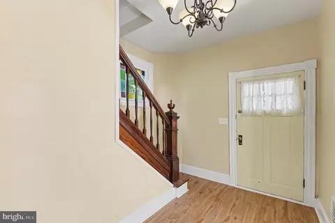 Entry Way - 7 Maple Ave, Baltimore, MD 21206 photo 1 of 3