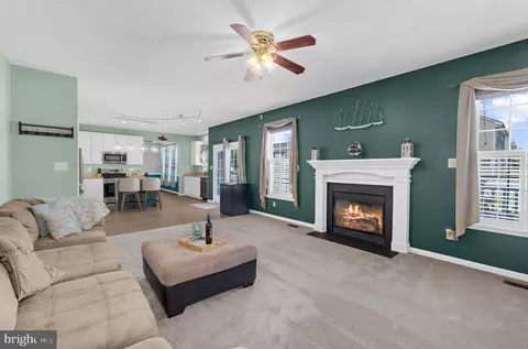 Living - 1213 Maritime Cir, Essex, MD 21221 photo 3 of 3