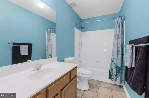 Bath - 1213 Maritime Cir, Essex, MD 21221 photo 4 of 6