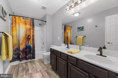 Bath - 1213 Maritime Cir, Essex, MD 21221 photo 1 of 6
