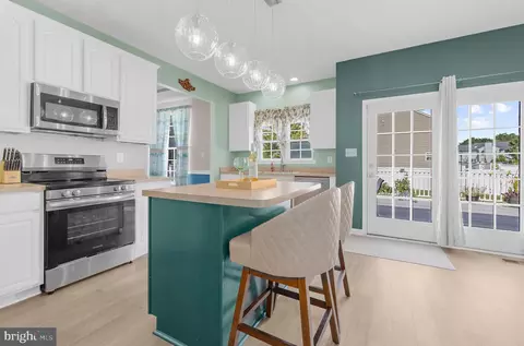 Kitchen - 1213 Maritime Cir, Essex, MD 21221 photo 5 of 6
