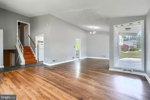 Living - 6901 Chippewa Dr, Baltimore, MD 21209 photo 3 of 8