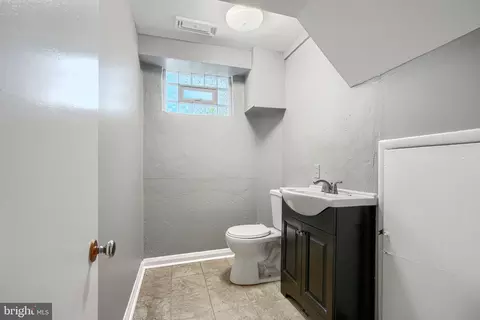 Bath - 6901 Chippewa Dr, Baltimore, MD 21209 photo 3 of 3