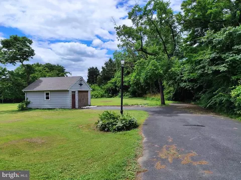 Exterior - 7813 Bradshaw Rd, Upper Falls, MD 21156 photo 4 of 4