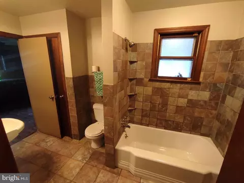 Bath - 7813 Bradshaw Rd, Upper Falls, MD 21156 photo 3 of 3
