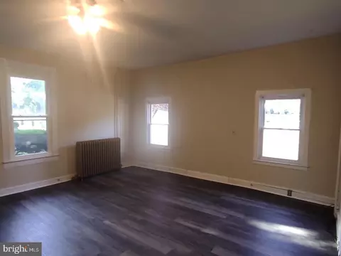 Living - 7813 Bradshaw Rd, Upper Falls, MD 21156 photo 3 of 4
