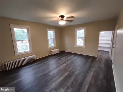Living - 7813 Bradshaw Rd, Upper Falls, MD 21156 photo 2 of 4
