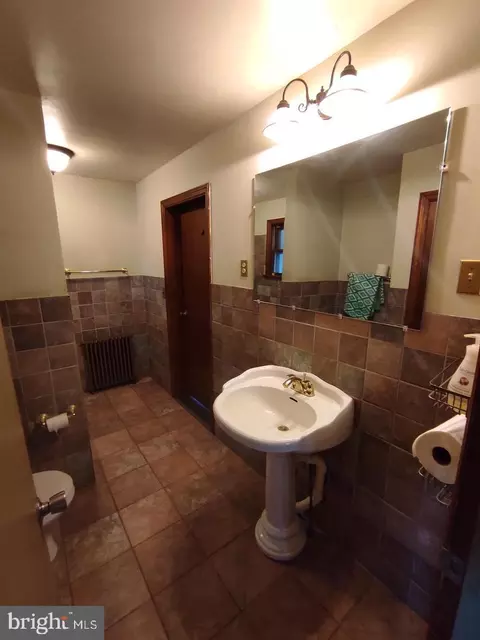 Bath - 7813 Bradshaw Rd, Upper Falls, MD 21156 photo 2 of 3