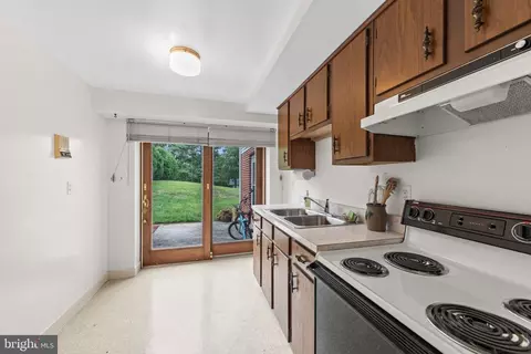 Kitchen - 4009 Eland Rd, Phoenix, MD 21131 photo 4 of 4