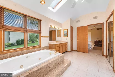 Bath - 4009 Eland Rd, Phoenix, MD 21131 photo 3 of 4