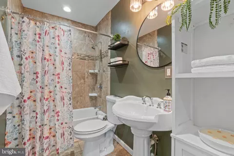 Bath - 237 3rd Ave, Halethorpe, MD 21227 photo 1 of 1