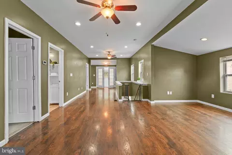 Entry Way - 237 3rd Ave, Halethorpe, MD 21227 photo 3 of 8