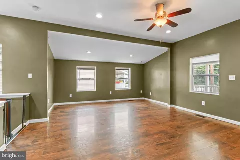 Living - 237 3rd Ave, Halethorpe, MD 21227 photo 2 of 2