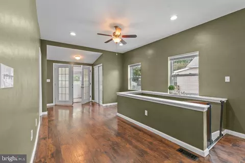 Entry Way - 237 3rd Ave, Halethorpe, MD 21227 photo 5 of 8