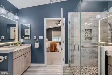 Bath - 12329 Eastern Ave, Middle River, MD 21220 photo 1 of 3