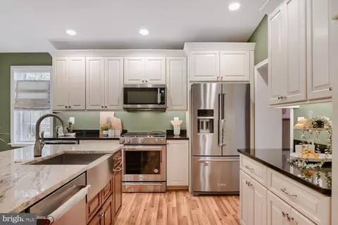 Kitchen - 12329 Eastern Ave, Middle River, MD 21220 photo 3 of 5