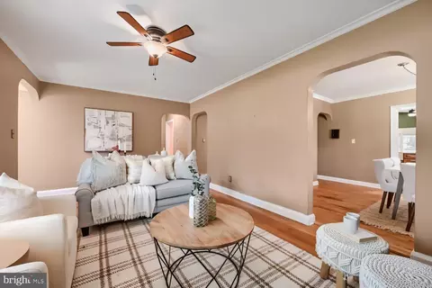Living - 12329 Eastern Ave, Middle River, MD 21220 photo 3 of 5