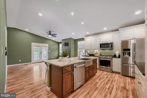 Kitchen - 12329 Eastern Ave, Middle River, MD 21220 photo 2 of 5