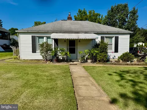 506 Lee Dr, Catonsville, MD 21228