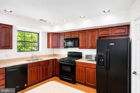 Kitchen - 4 Smeton Pl #4E, Towson, MD 21204 photo 1 of 2
