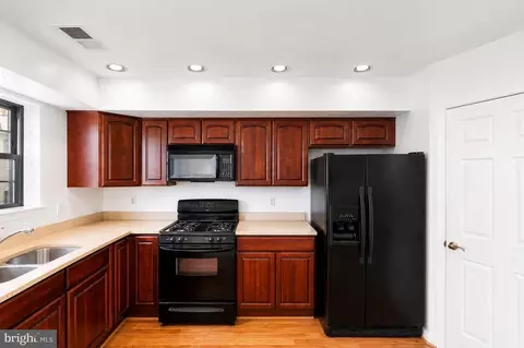Kitchen - 4 Smeton Pl #4E, Towson, MD 21204 photo 2 of 2