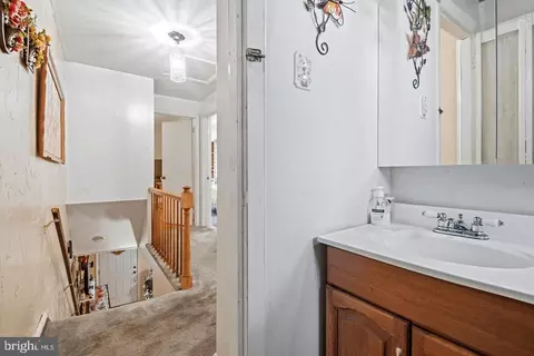 Entry Way - 928 Dalton Ave, Baltimore, MD 21224 photo 4 of 4