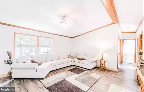 3501 Honeysuckle Ln, Middle River, MD 21220 photo 4