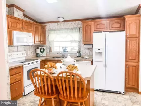3501 Honeysuckle Ln, Middle River, MD 21220 photo 7